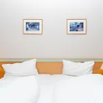 372, Seepark Apartment *